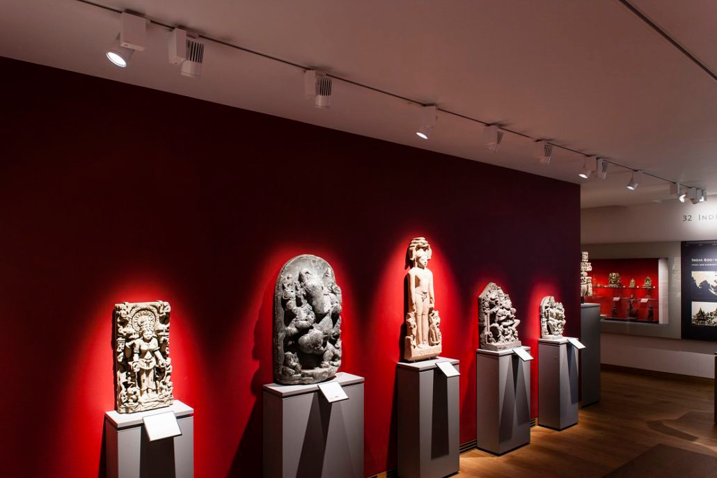 Museum & Gallery LED Lighting: Why Your Art Deserves Better Than a Ceiling Box Museum exhibition with focused track lighting