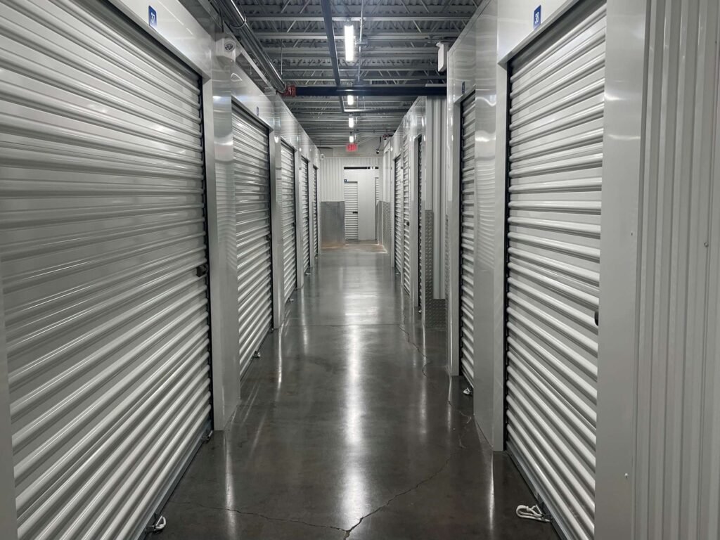 img1 interior corridor.jpg
