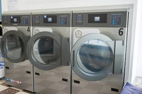 img1 laundromat washing.png